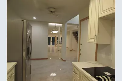 201 Vanderpool Lane #19, Houston, TX 77024 - Photo 11