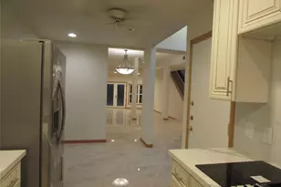 201 Vanderpool Ln, Houston, TX 77024 - Photo 11