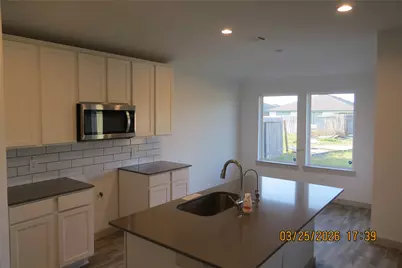 715 Silver Kettle Drive, Rosharon, TX 77583 - Photo 3