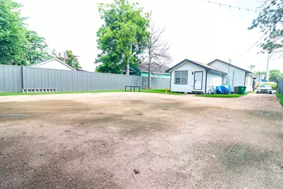326 W 28th Street, Houston, TX 77008 - Photo 1