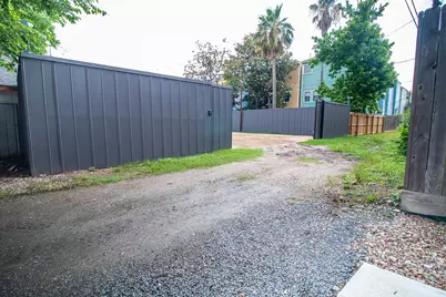 326 W 28th Street, Houston, TX 77008 - Photo 3