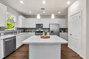 1972 Elkington Cir, Conroe, TX 77304 - Photo 9