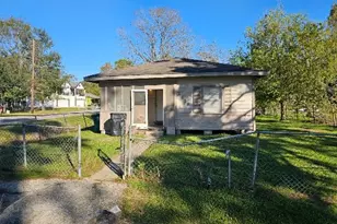 2478 Druid St, Houston, TX 77091 - Photo 3