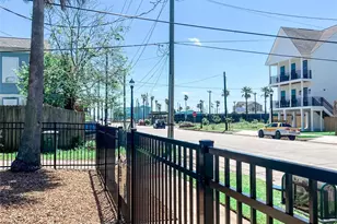 2002 27th St, Galveston, TX 77550 - Photo 23