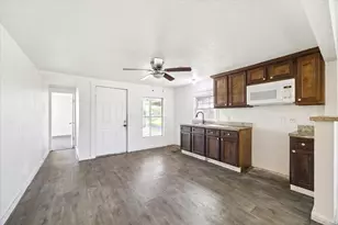 620 Apache St, Houston, TX 77022 - Photo 7