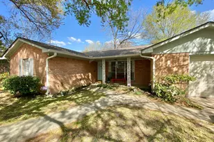 1609 Pin Oak Dr, Huntsville, TX 77340 - Photo 1