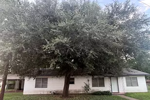 114 Irwin, Columbus, TX 78934 - Photo 3