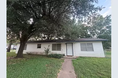 114 Irwin, Columbus, TX 78934 - Photo 1