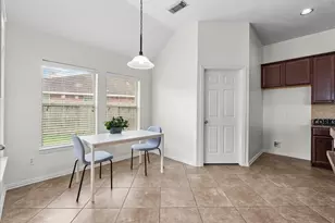 2120 Red Timber Ct, League City, TX 77573 - Photo 11