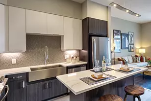 401 W 25th St, Houston, TX 77008 - Photo 1