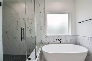 2305 Maury St, Houston, TX 77026 - Photo 13