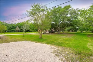 725 Thompson Rd, Alvin, TX 77511 - Photo 7