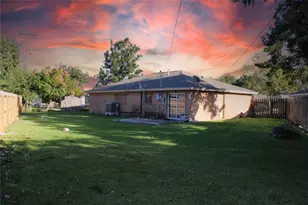 2320 14th Ave N, Texas City, TX 77590 - Photo 5