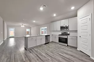 257 Gallant Front Trl, Magnolia, TX 77354 - Photo 5