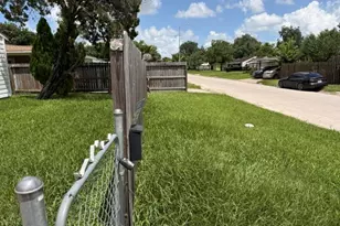 5103 Willow Glen Dr, Houston, TX 77033 - Photo 5