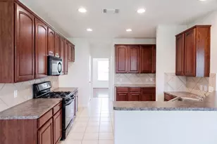 2032 Creek Shore Ln, Pearland, TX 77581 - Photo 3