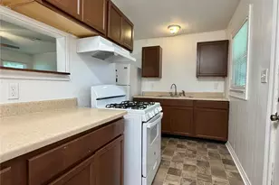 234 Jasmine St, Lake Jackson, TX 77566 - Photo 7