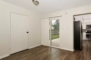 30 Berryfrost Ln, The Woodlands, TX 77380 - Photo 9