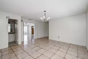823 S Ripple Creek Dr, Houston, TX 77057 - Photo 13