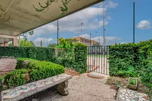 823 S Ripple Creek Dr, Houston, TX 77057 - Photo 5