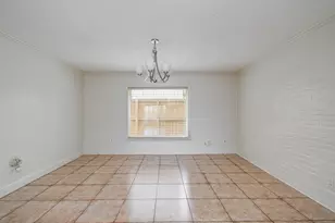 823 S Ripple Creek Dr, Houston, TX 77057 - Photo 11