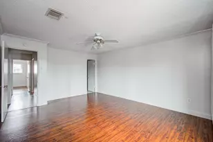 823 S Ripple Creek Dr, Houston, TX 77057 - Photo 31