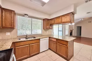 16 Rock Pine Ct, The Woodlands, TX 77381 - Photo 13