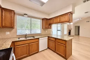 16 Rock Pine Ct, The Woodlands, TX 77381 - Photo 11