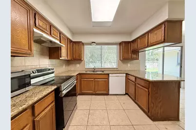 16 Rock Pine Court, The Woodlands, TX 77381 - Photo 11