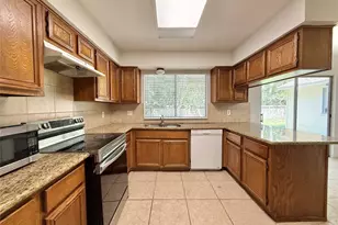 16 Rock Pine Ct, The Woodlands, TX 77381 - Photo 11