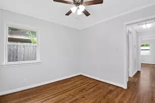 11227 Greenwillow St, Houston, TX 77035 - Photo 21