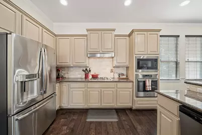 10112 Spring Shadows Park Circle, Houston, TX 77080 - Photo 9
