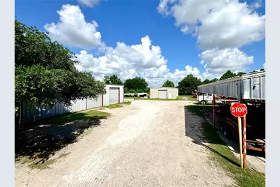 2052 County Road 540, Alvin, TX 77511 - Photo 9