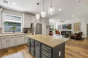 98 W Night Heron Pl, The Woodlands, TX 77382 - Photo 19