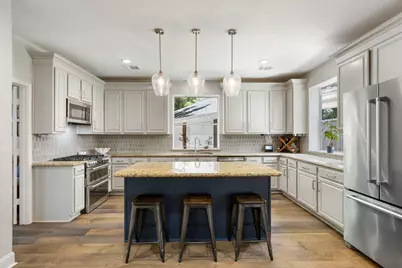 98 W Night Heron Place, The Woodlands, TX 77382 - Photo 3