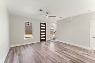 4534 Newberry St, Houston, TX 77051 - Photo 9