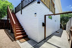 611 E 20th St, Houston, TX 77008 - Photo 3