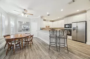 5242 Eigel St, Houston, TX 77007 - Photo 9