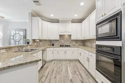 5242 Eigel Street, Houston, TX 77007 - Photo 11