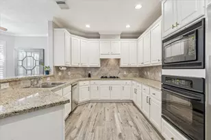 5242 Eigel St, Houston, TX 77007 - Photo 11