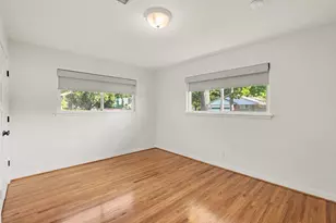 10306 Oak Point Dr, Houston, TX 77043 - Photo 17