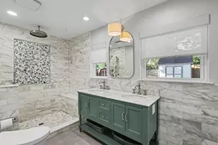 10306 Oak Point Dr, Houston, TX 77043 - Photo 15