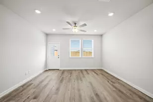 1121 Avenue M, Bay City, TX 77414 - Photo 9
