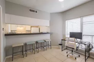 10122 Waterstone Dr, Houston, TX 77042 - Photo 7