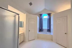 13606 Midfield Glen Ct, Houston, TX 77059 - Photo 17
