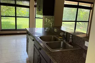 107 Enfield Ct, Huntsville, TX 77320 - Photo 9