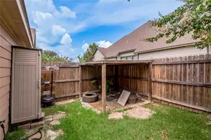 107 Enfield Ct, Huntsville, TX 77320 - Photo 37