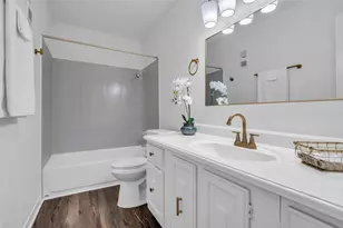 10355 Longmont Dr, Houston, TX 77042 - Photo 27