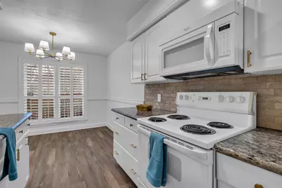 10355 Longmont Drive, Houston, TX 77042 - Photo 11