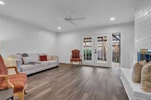 10355 Longmont Dr, Houston, TX 77042 - Photo 5